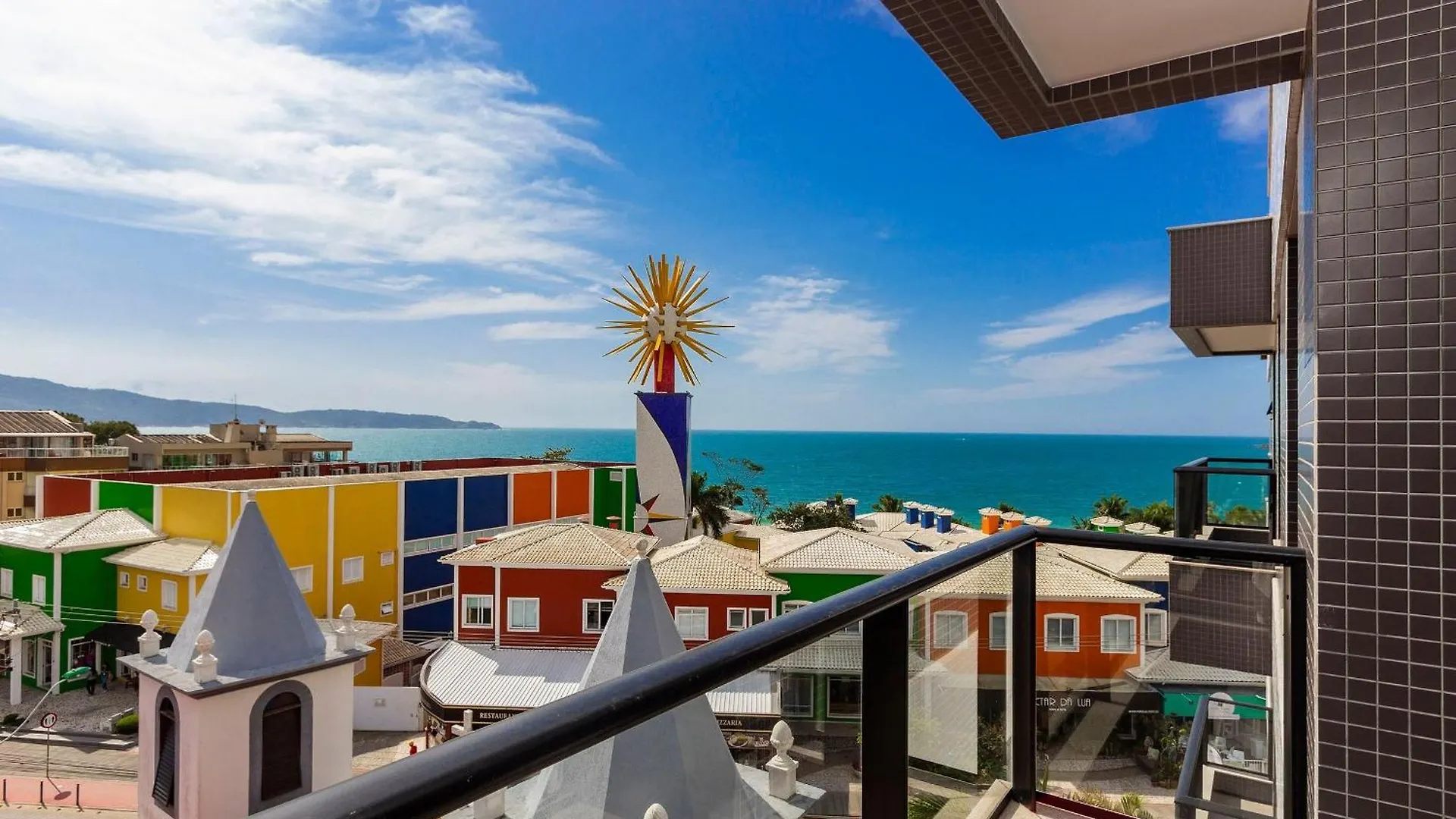 Aion Suites 303 - Lindo Apartamento Com Vista Para O Mar, A 60M Da Praia De Bombinhas, Com Piscina E Academia No Rooftop.