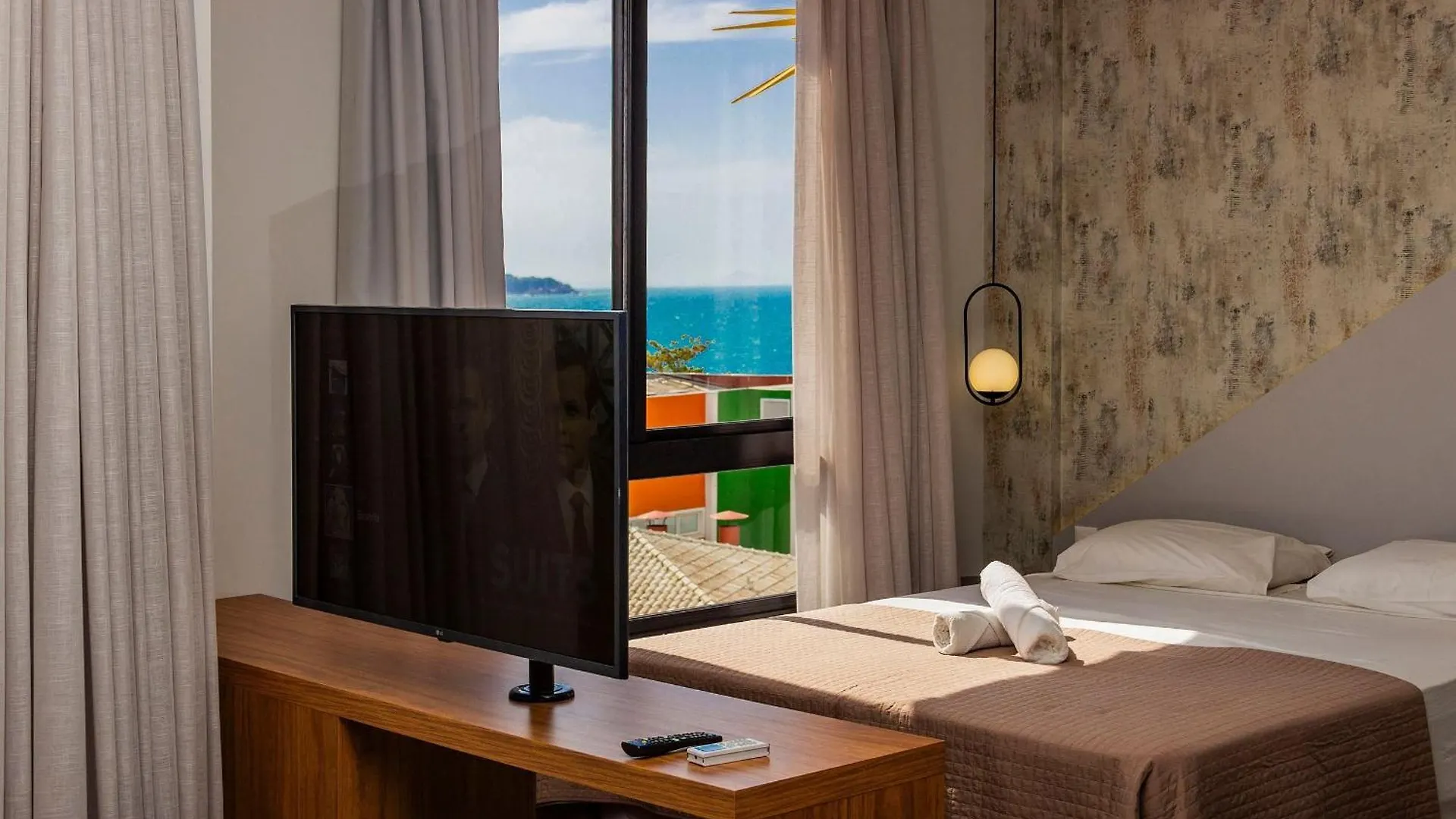Aion Suites 303 - Lindo Apartamento Com Vista Para O Mar, A 60M Da Praia De Bombinhas, Com Piscina E Academia No Rooftop. 0*, Bombinhas