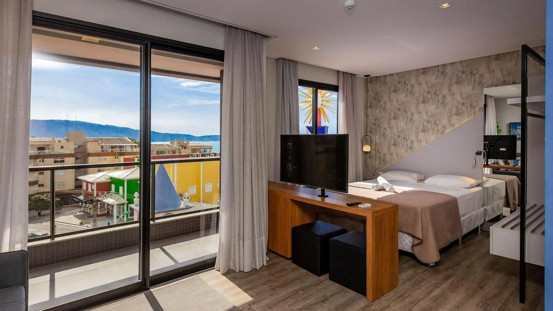 Aion Suites 303 - Lindo Apartamento Com Vista Para O Mar, A 60M Da Praia De Bombinhas, Com Piscina E Academia No Rooftop. Apartmán Bombinhas